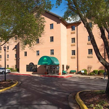 ליטל רוק Guest Inn & Suites - Midtown Medical Center מראה חיצוני תמונה