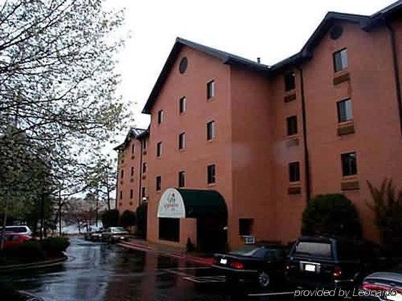 ליטל רוק Guest Inn & Suites - Midtown Medical Center מראה חיצוני תמונה